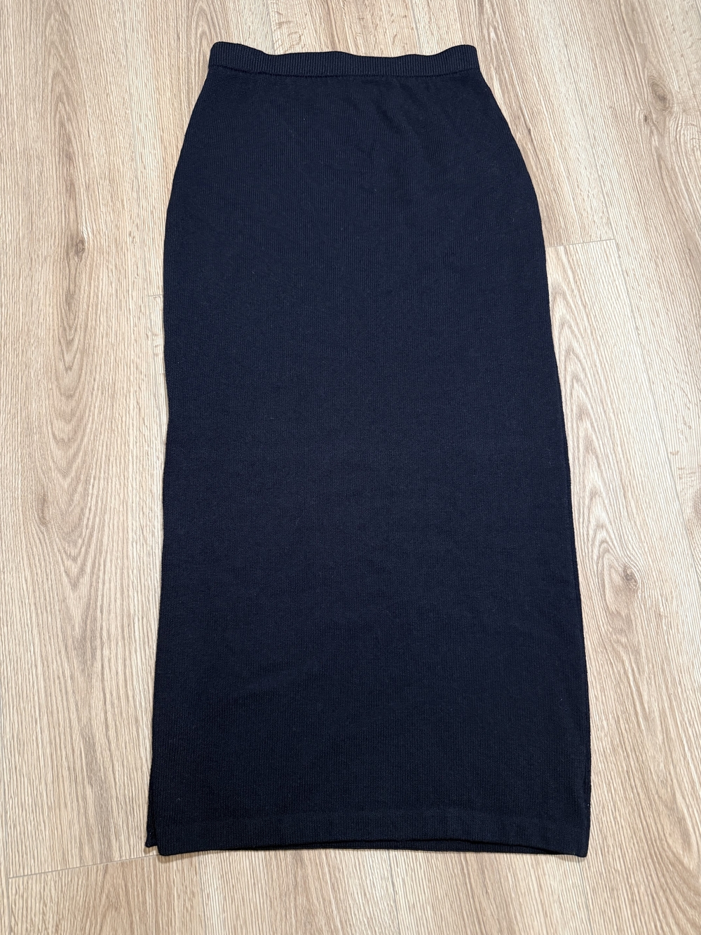St. John Black Ribbed Knit Midi Pencil Skirt